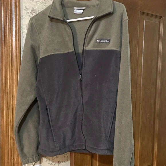 Columbia Olive and Charcoal Fleece Jacket - Picture 1 of 3
